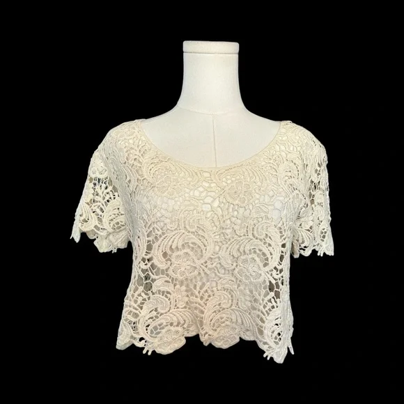 🆕 🤍✨ NWOT DIZZY LIZZY Cream Lace Short Sleeve Top | Sz S - Picture 1 of 6